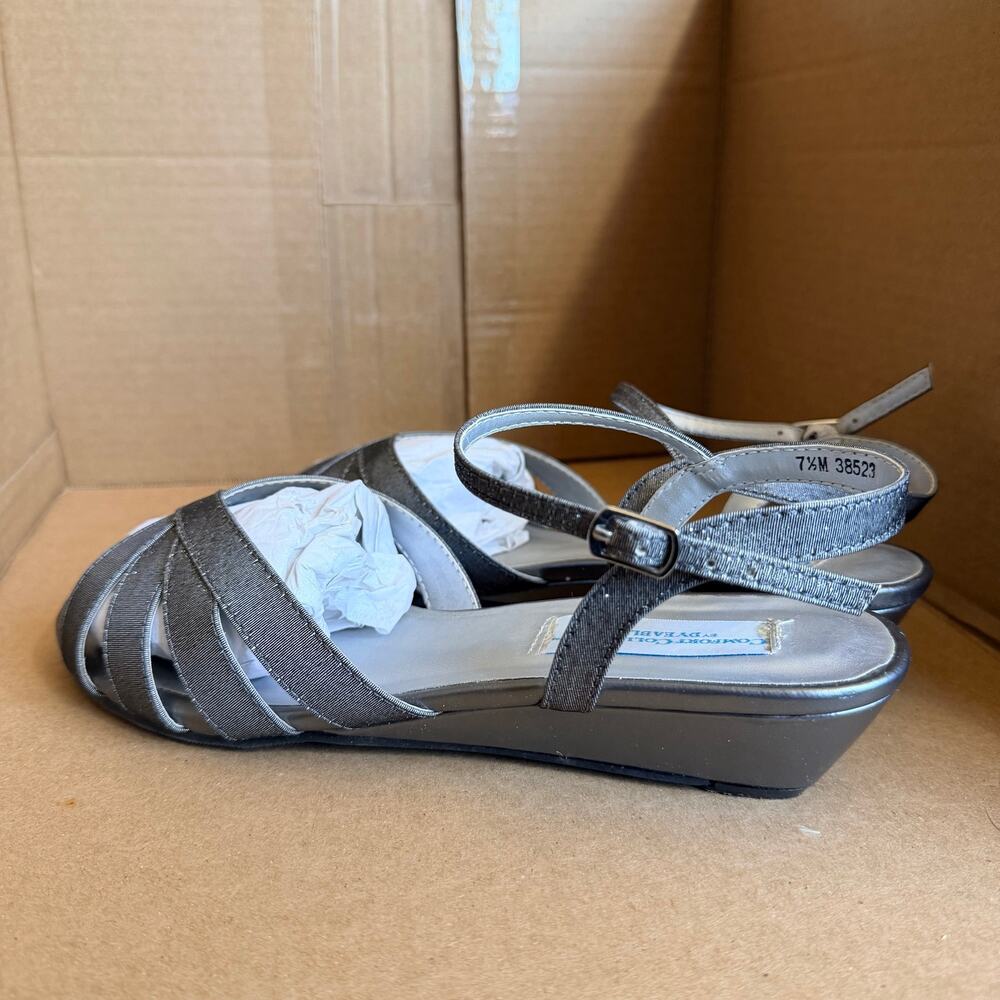 Comfort Collection Dyeables Womens Kitten Heel Strappy Sandals Dress Shoes 7.5 - Picture 5 of 12